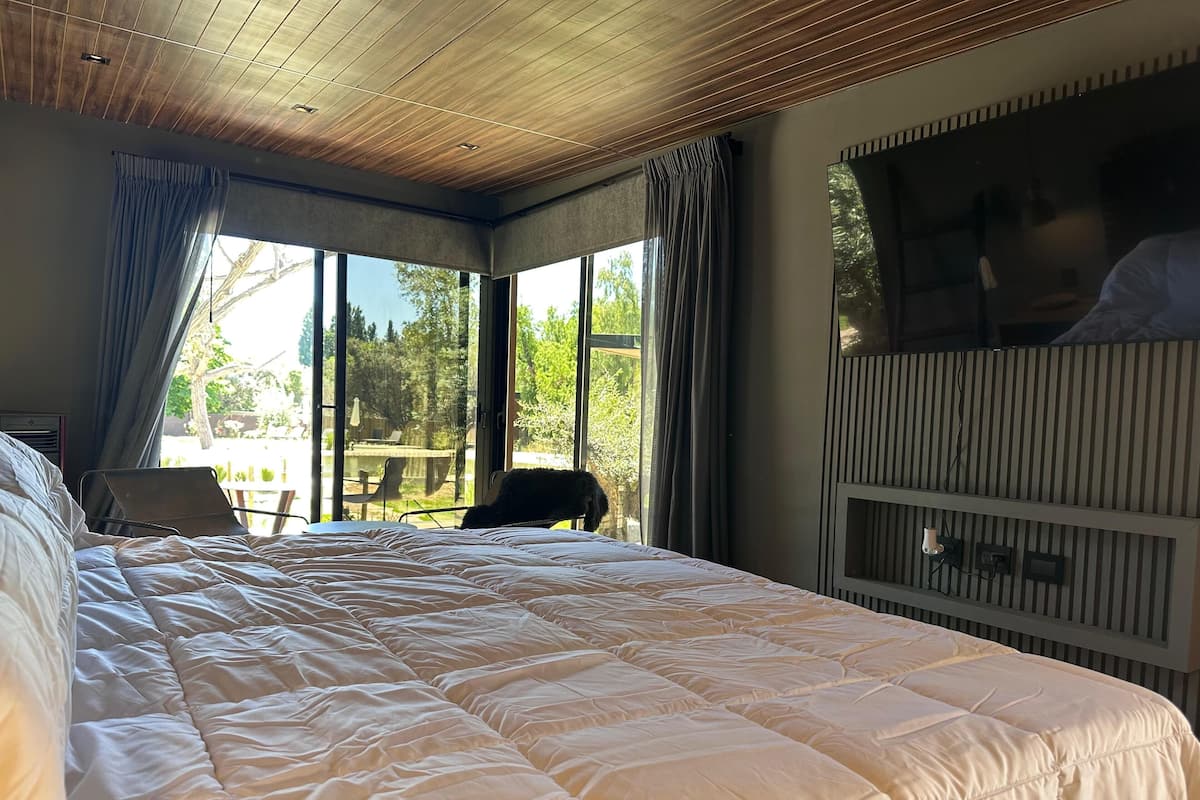 Honeymoon Room, 1 Queen Bed, Balcony, Garden View | Premium bedding, minibar, in-room safe, individually decorated