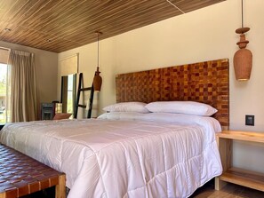 Premium Room, 1 Queen Bed, Balcony, Garden View | Premium bedding, minibar, in-room safe, individually decorated - LÜN Lodges (Luján de Cuyo)