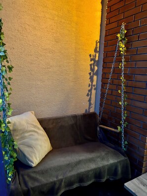 Interior - Ninth Sky Apartment with Outdoor Swing (T'bilisi)