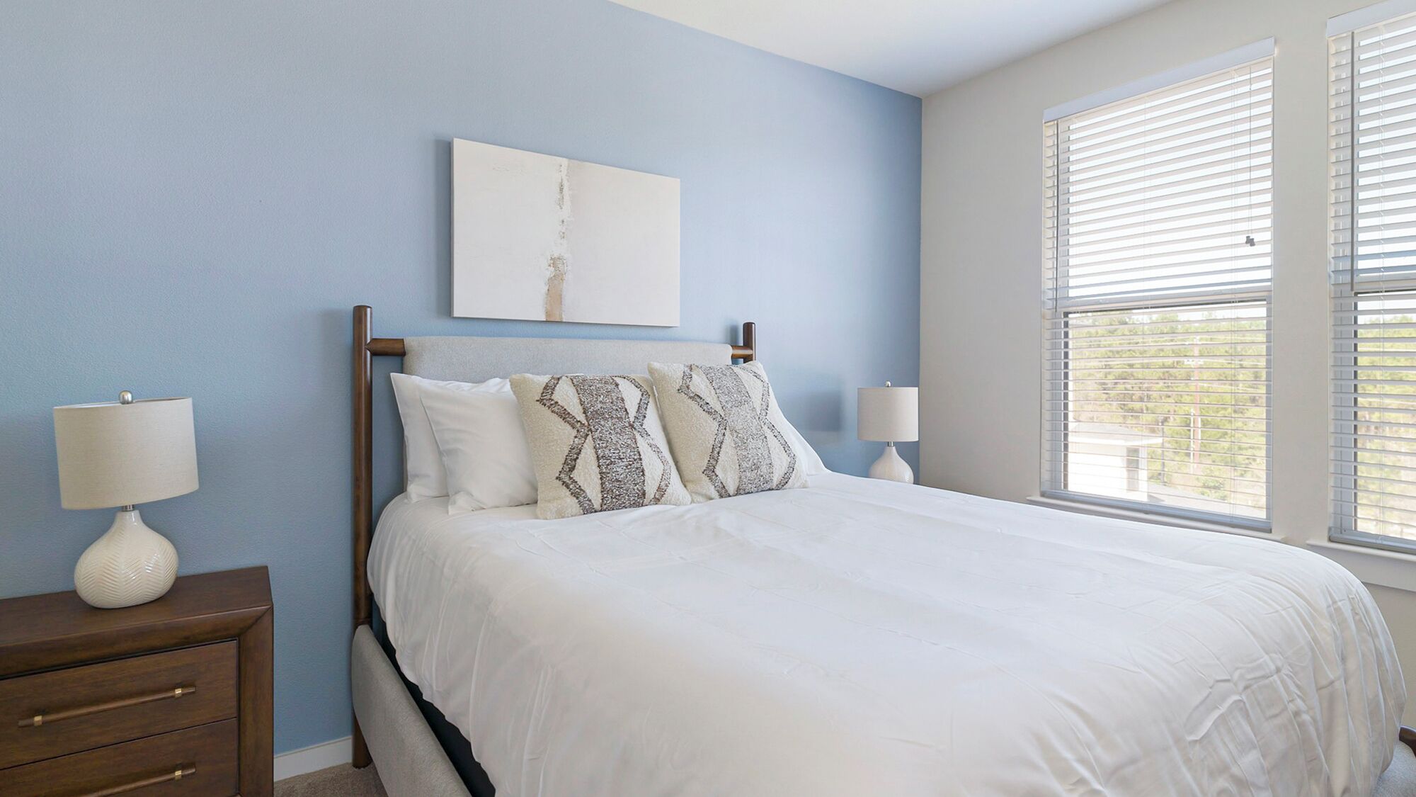 Apartment (2 Bedrooms) | 1 bedroom, individually decorated, individually furnished, desk