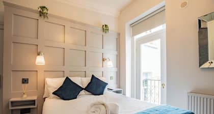 Howth Harbour Cosy Retreat