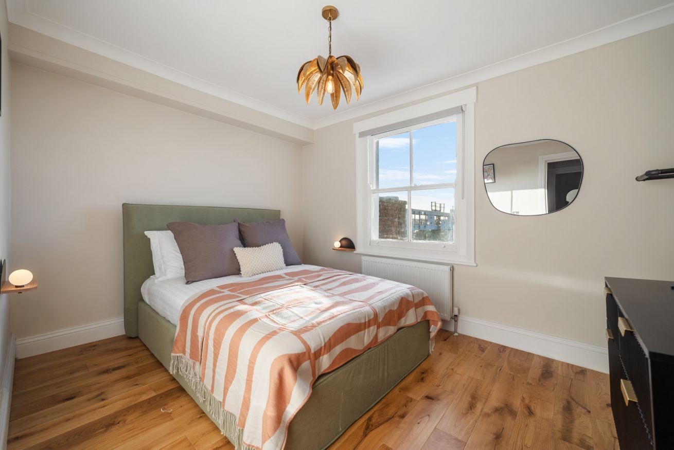 2 bedrooms, iron/ironing board