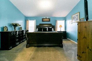 4 Schlafzimmer, Bügeleisen/Bügelbrett, WLAN, Bettwäsche