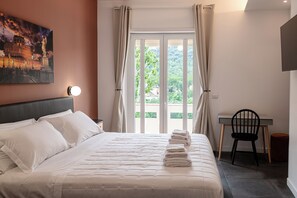In-room safe, free WiFi - Flora Guest House (Rome)