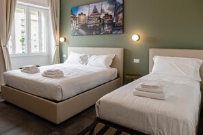 Deluxe Triple Room | In-room safe, free WiFi