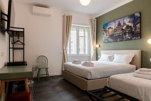 In-room safe, free WiFi - Flora Guest House (Rome)