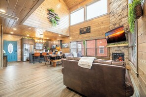 TV, fireplace - *Gorgeous 3BD+LOFT | Pool + Hot Tub + Near TOWN* (Sevierville)