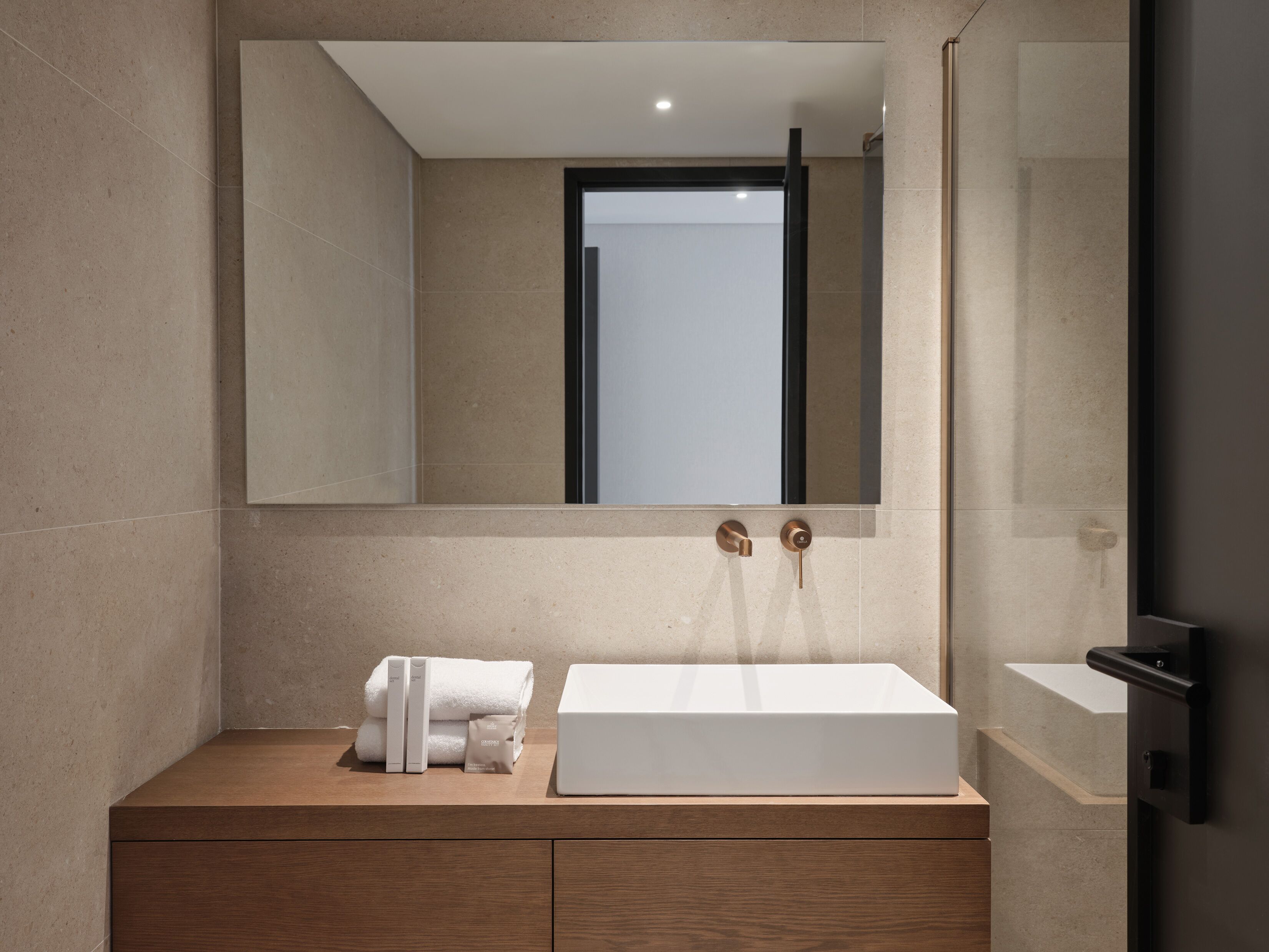 Superior Double Room | Bathroom | Shower, hair dryer, slippers, towels