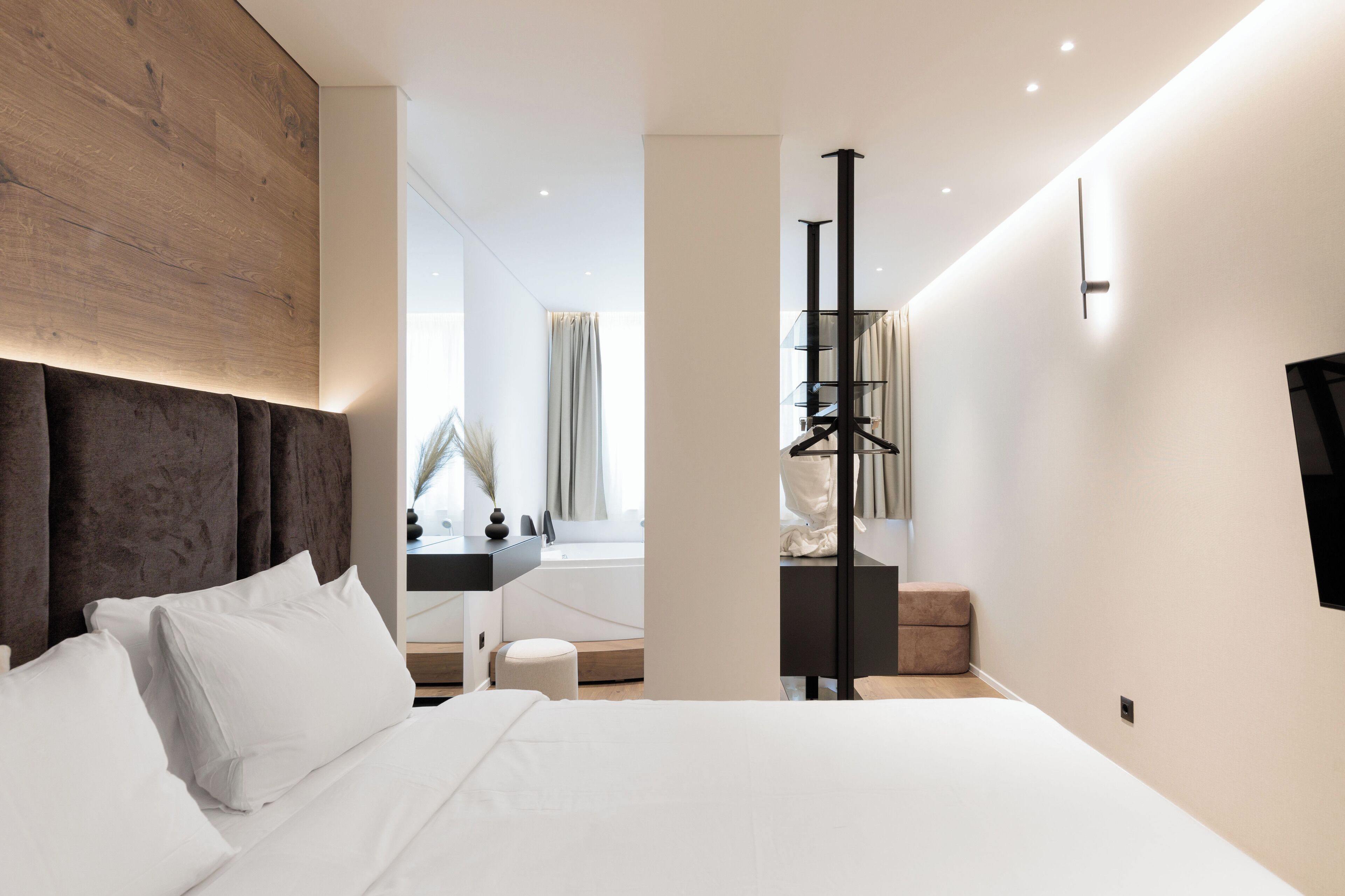 Executive Double Room | In-room safe, blackout curtains, soundproofing, iron/ironing board