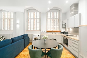 Private kitchen - Modern Executive 2BR Apartment in the Heart of City of London (London)
