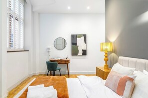 2 bedrooms, iron/ironing board, WiFi, bed sheets - Modern Executive 2BR Apartment in the Heart of City of London (London)