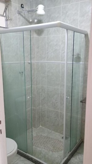 베이직 아파트, 마당 전망 | 욕실