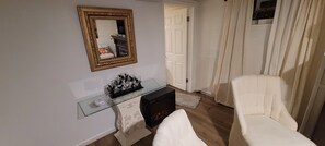 Interior - Cozy 1-bedroom apartment in lovely Rochester with AC (Rochester)