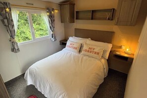 2 makuuhuonetta, Wi-Fi, vuodevaatteet