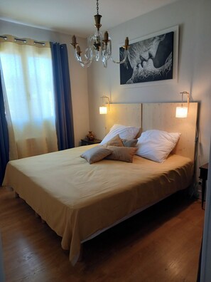 Iron/ironing board, WiFi, bed sheets - Vrbo Property (Le Passage)