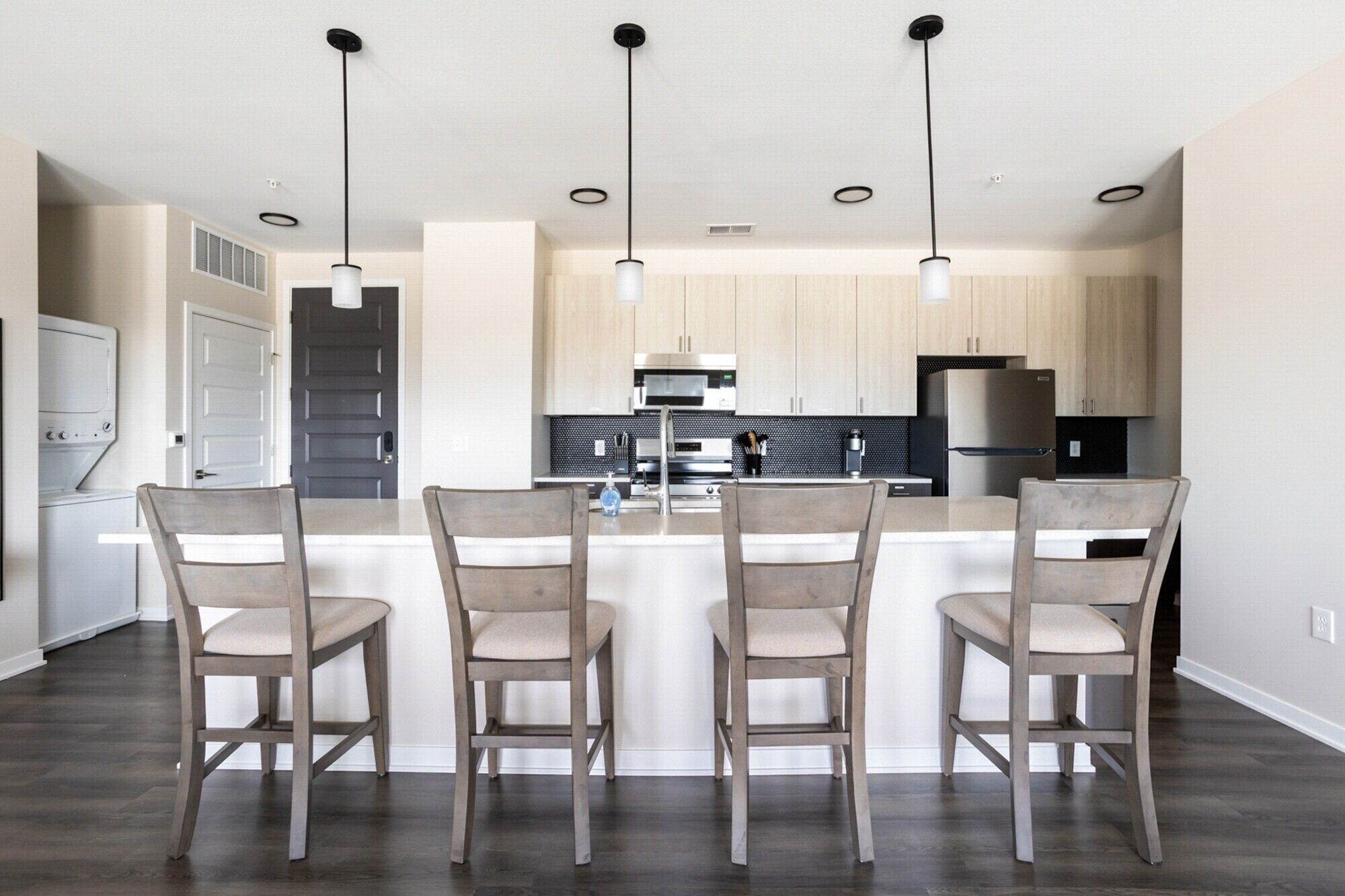 Apartment (2 Bedrooms) | Dapur peribadi | Peti sejuk, pembancuh kopi/teh 