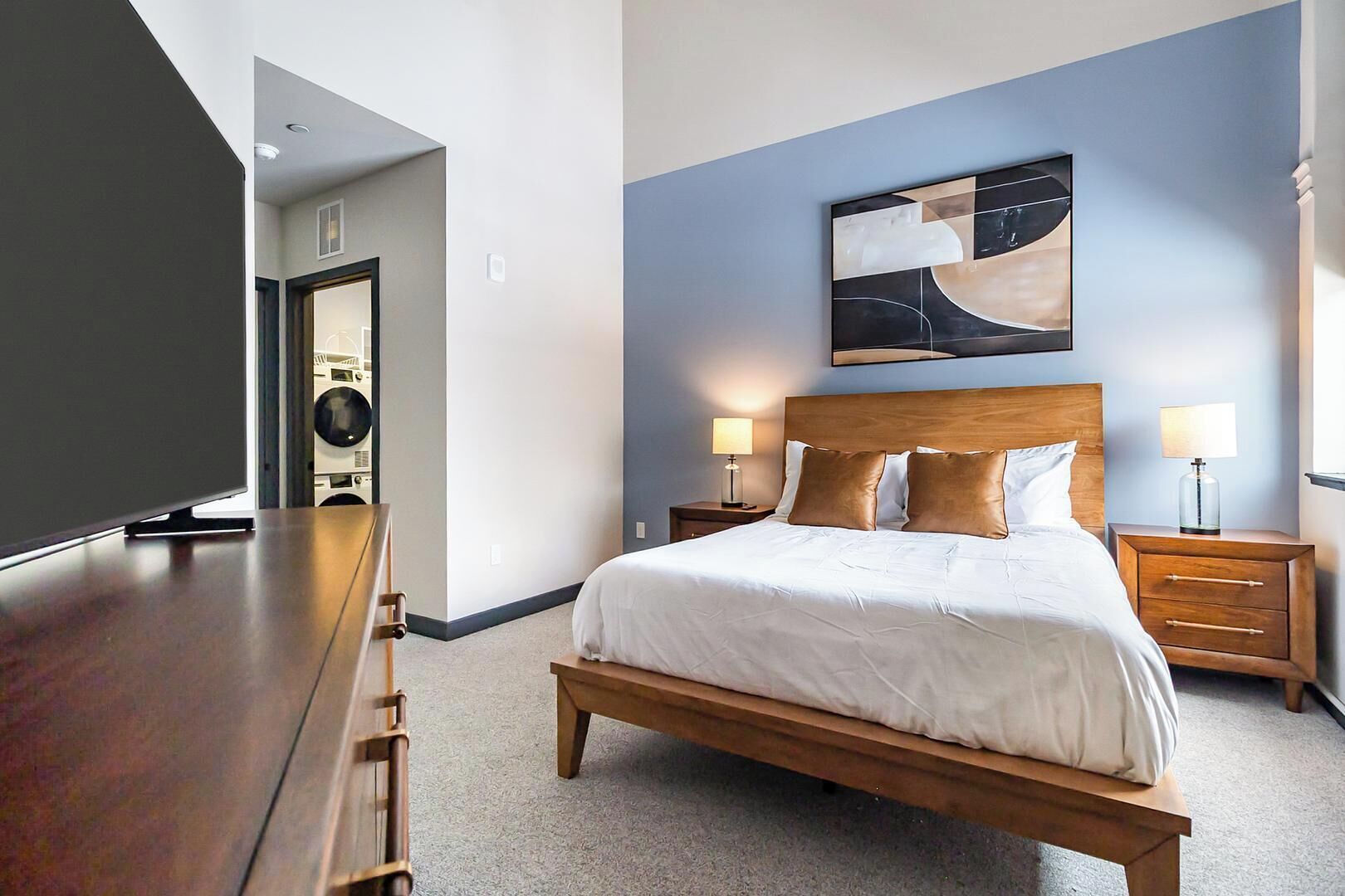 1 bedroom, individually decorated, individually furnished, desk