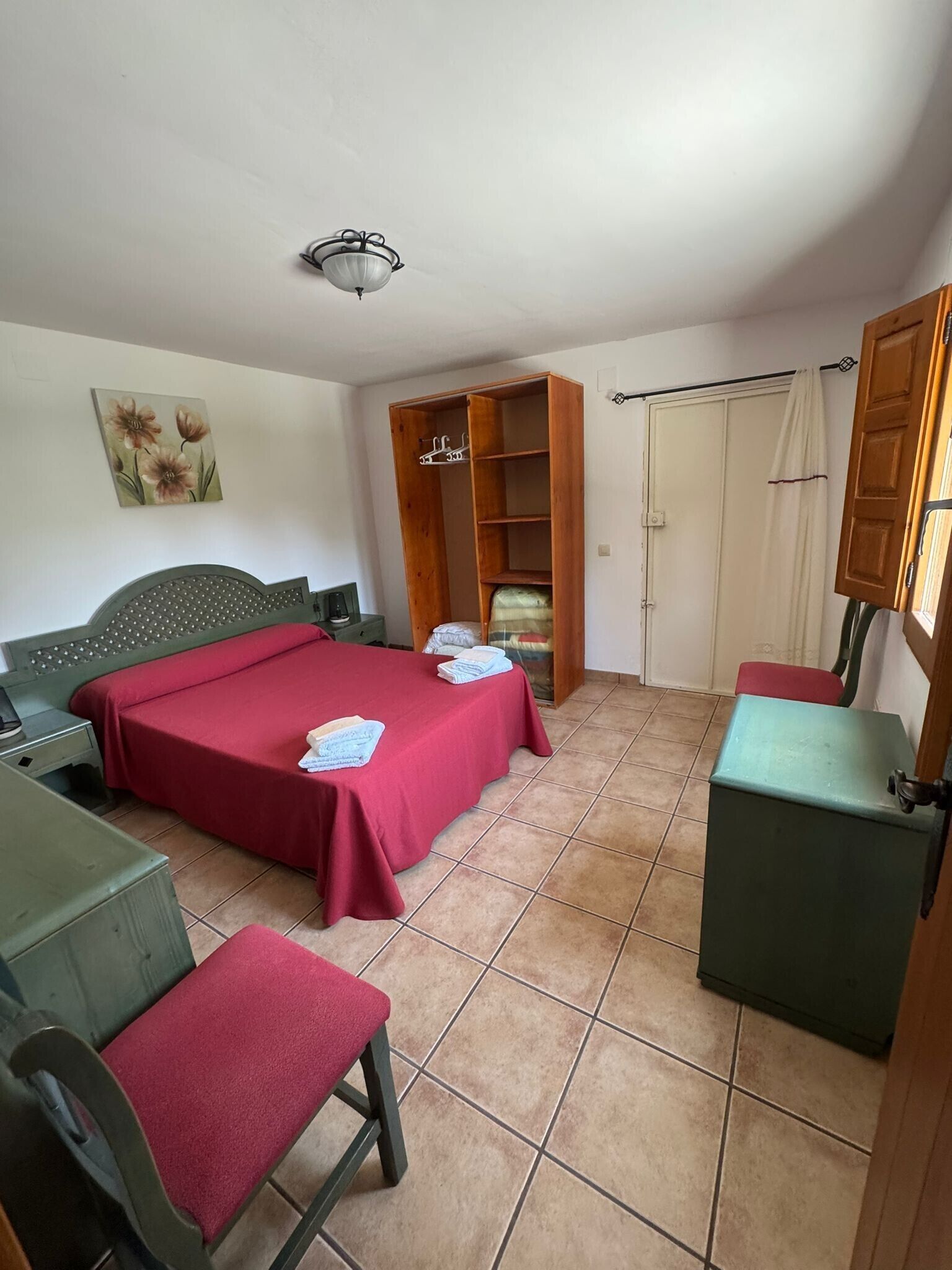 Ferros/tábuas de passar roupa, Wi-Fi, roupa de cama