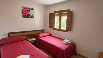 Ferros/tábuas de passar roupa, Wi-Fi, roupa de cama