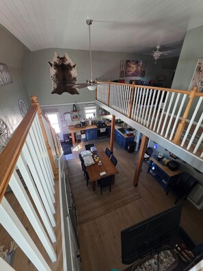 Unclassified image, 2 of 51, button