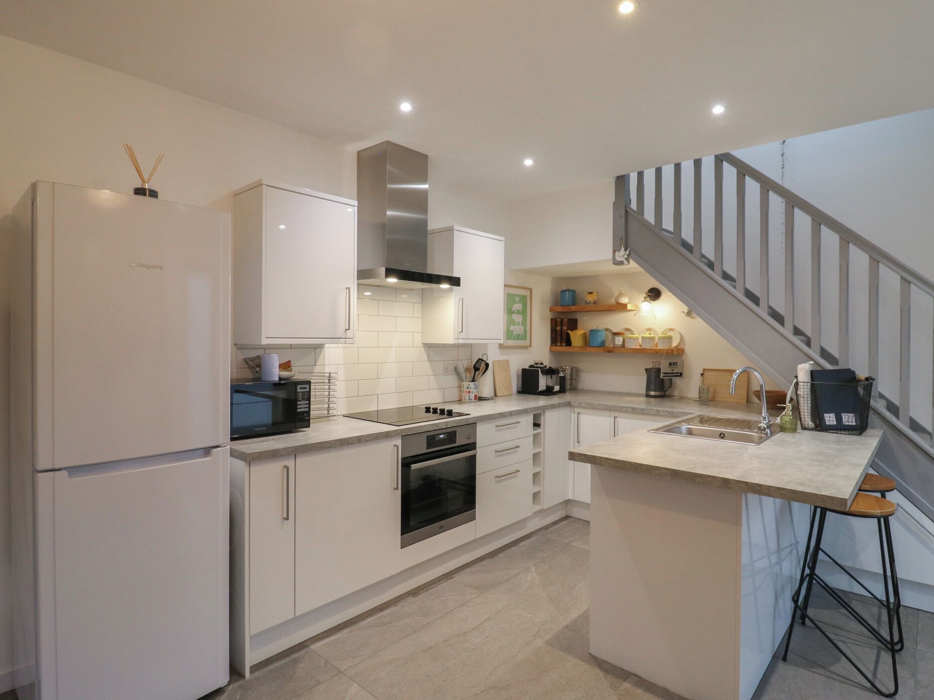 Cookware/dishes/utensils