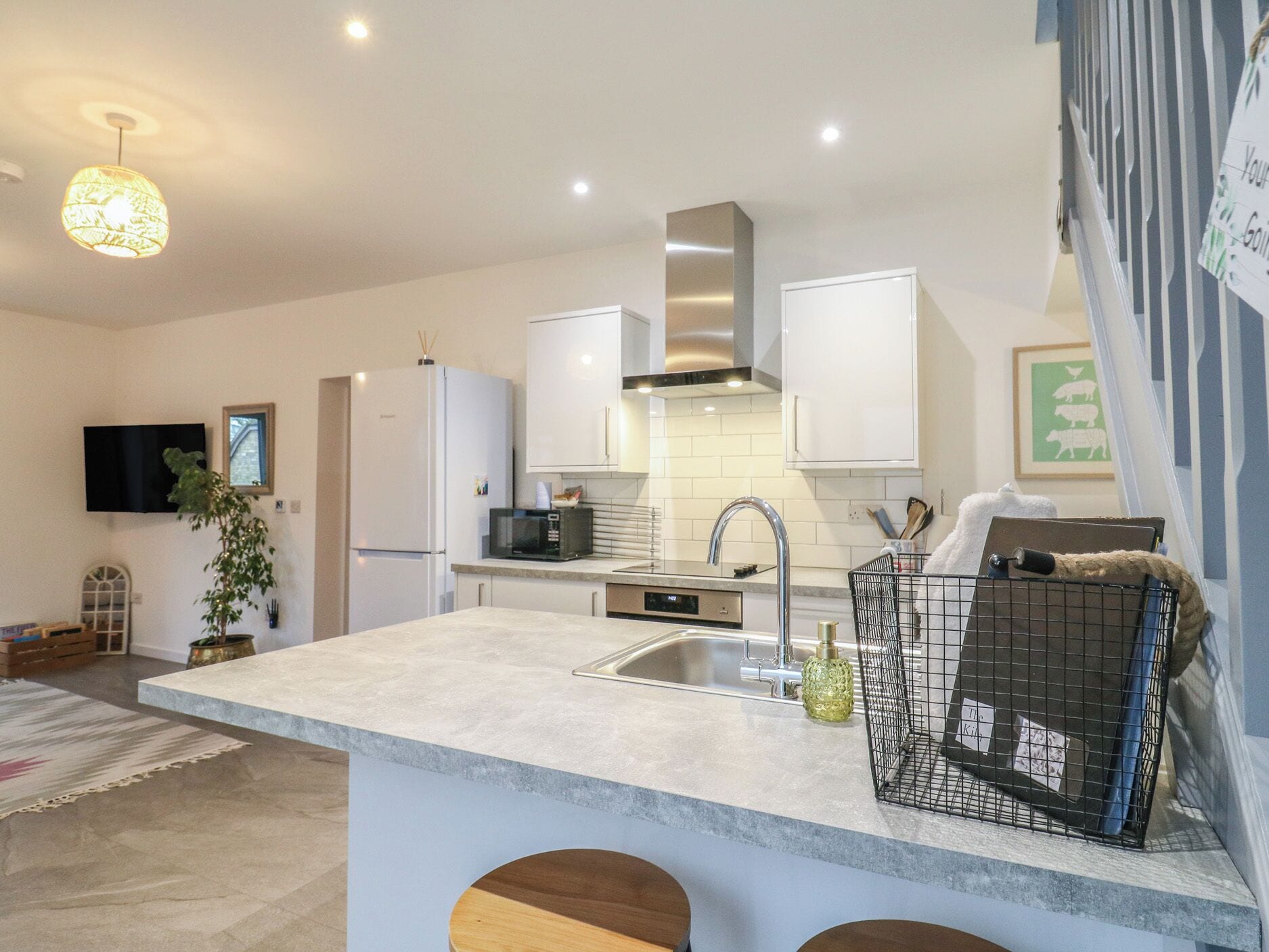 Cookware/dishes/utensils