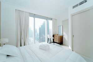 Iron/ironing board, WiFi, bed sheets - Burj Khalifa view 3-min walk to Dubai Mall 1BR, Opera Grand Residence by Emaar. (Dubai)
