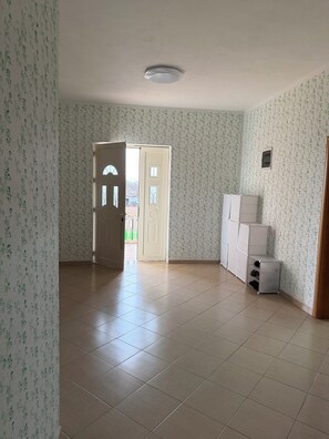 Interior - Relaxing Country House with 3 Bedrooms, Balconies & Comfort (Grudë e Re)