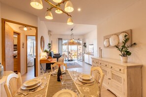 Dining - GuestHost - Modern Flat with Lovely Terrace (Sanremo)