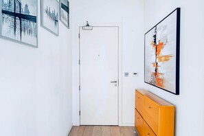 Unclassified image, 5 of 32, button - 360 Glass Penthouse Canary Wharf | 2Br | 2BA | 8Guest (London)