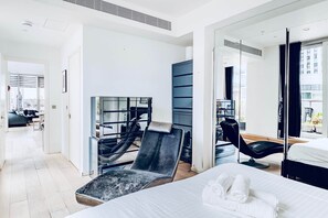 Luokittelematon kuva, 4 kautta 32, painike