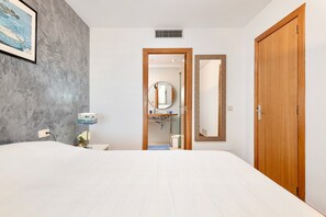 Iron/ironing board, WiFi, bed sheets - Ancora - Frontline Apartment with Stunning Views (Port de Pollença)