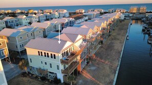 Exterior - Topsail Waterfront Retreat + Panoramic Sunset Views (Topsail Beach)