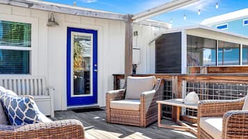Nhà, 1 giường cỡ queen và sofa giường (40th Street Cottage) | Hiên