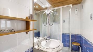 Een douche, een haardroger