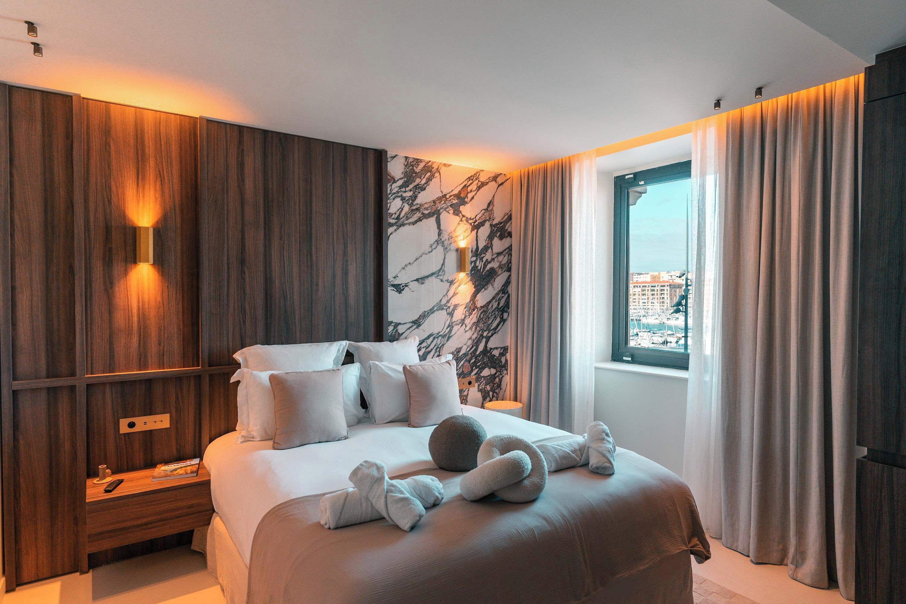 Fer et planche à repasser, Wi-Fi, draps fournis