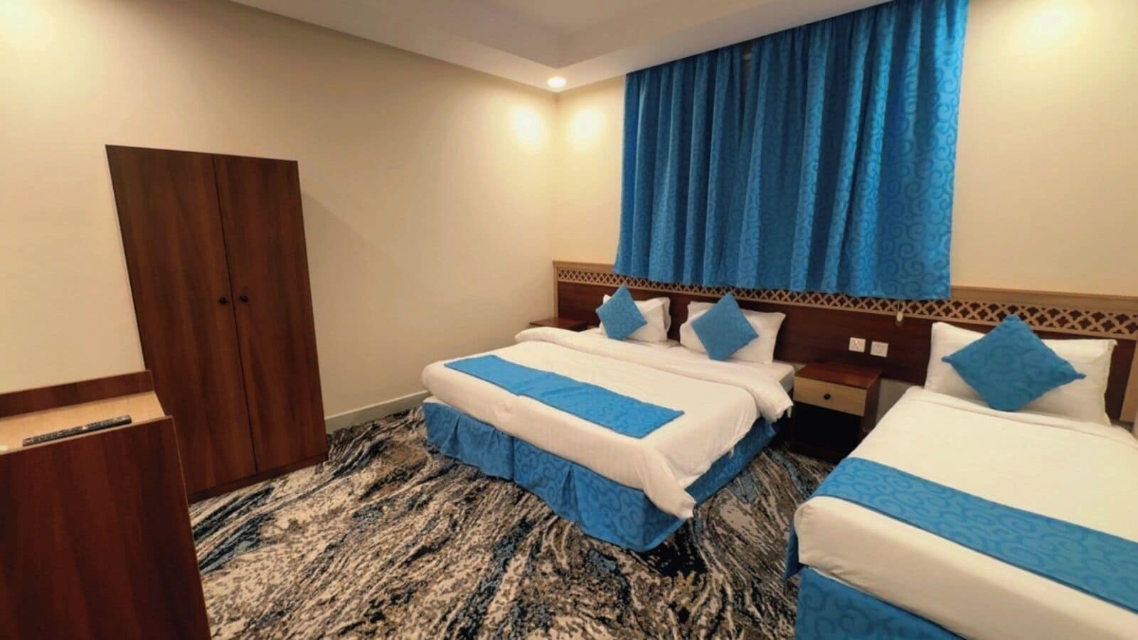 Free WiFi, bed sheets