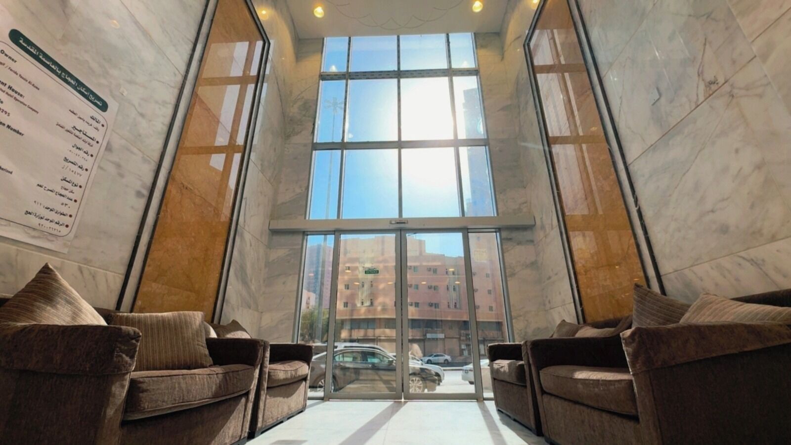 المنشأة من الداخل