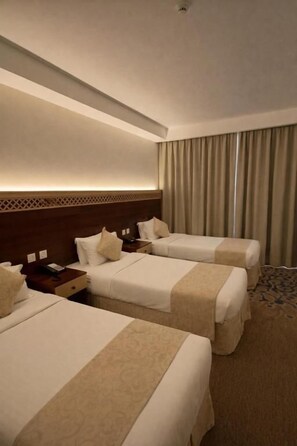 Quarto triplo | Wi-Fi de cortesia, roupa de cama