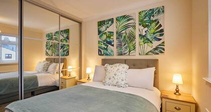 Host & Stay | Bridge Court