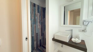 Shower, hair dryer, bidet, towels - Villa Ada-Luna - One Bedroom Apartment, Sleeps 2 (Olbia)