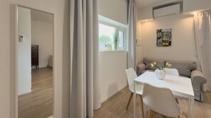 Dining - Villa Ada-Orazio - One Bedroom Apartment, Sleeps 2 (Olbia)