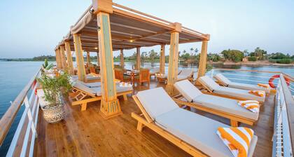 Dahabiya Azhar II Luxury Cruise