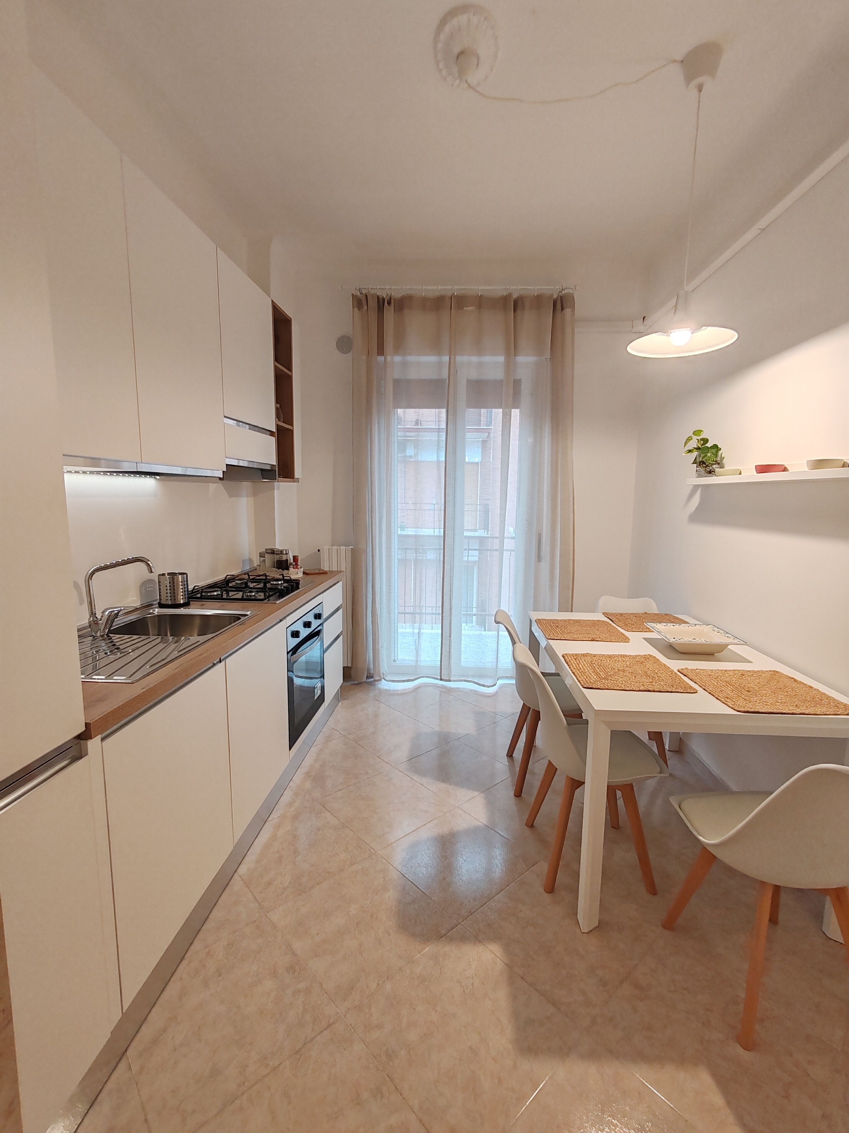 Mikroaaltouuni, uuni, liesi