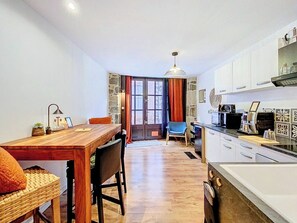 Mikrobølgeovn, ovn og kokeplater