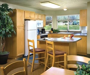 Private kitchen - WorldMark Bear Lake - 1 Bedroom (Garden City)