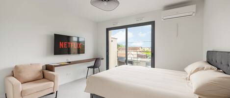 Desk, iron/ironing board, free WiFi, bed sheets