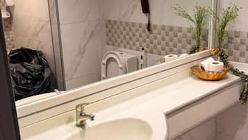 Triple Room | Bilik Mandi