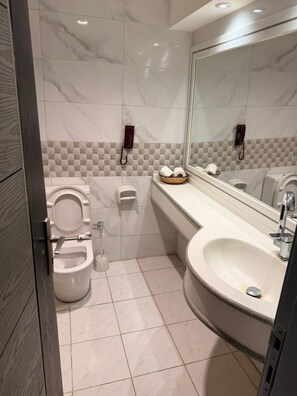 Bathroom - AlHayat Line Hotel (Makkah)