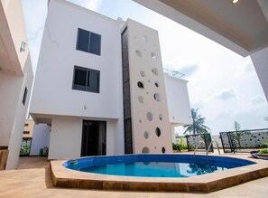 Outdoor pool, sun loungers